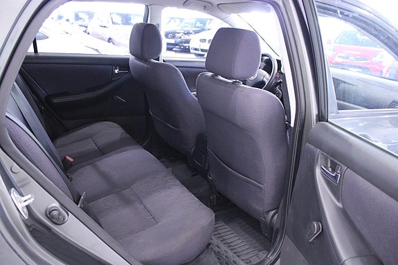Toyota Corolla 18 of 25