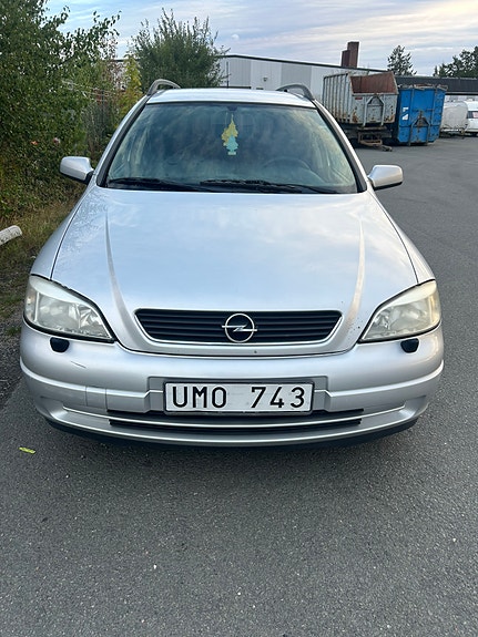 Opel Astra 2 of 5