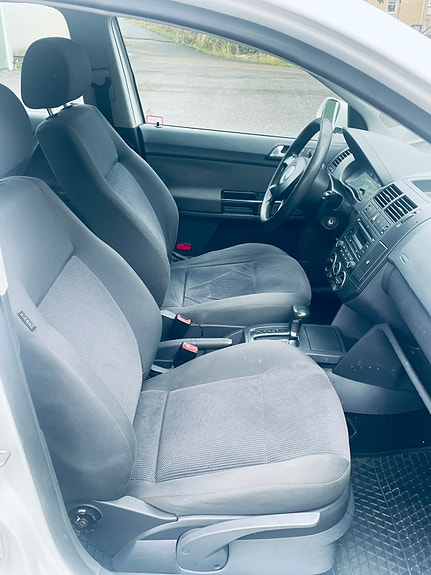 Volkswagen Polo 13 of 15
