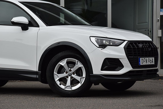 Audi Q3 3 of 26
