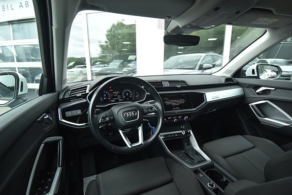 Audi Q3 14 of 26