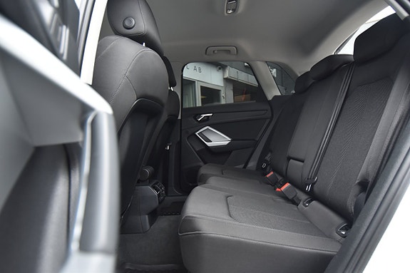 Audi Q3 11 of 26