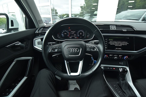 Audi Q3 15 of 26