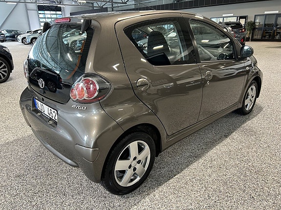 Toyota Aygo 4 of 19