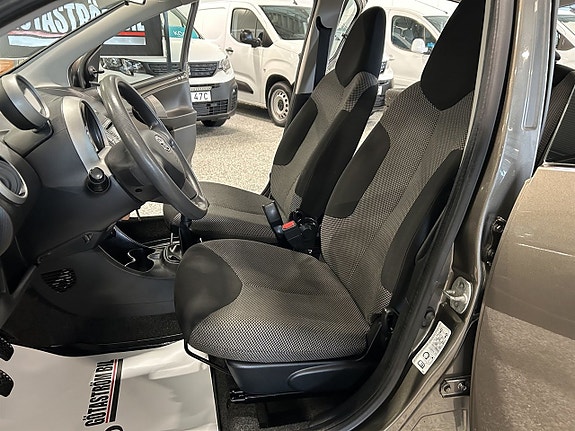 Toyota Aygo 14 of 19