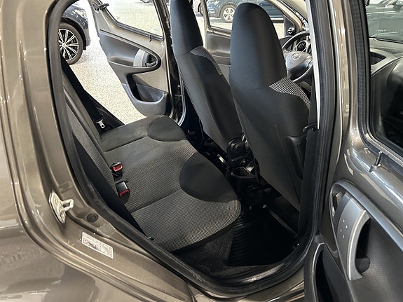 Toyota Aygo 17 of 19