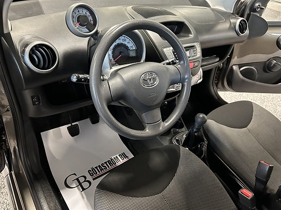 Toyota Aygo 13 of 19