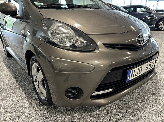 Toyota Aygo 6 of 19