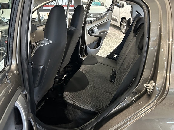 Toyota Aygo 15 of 19