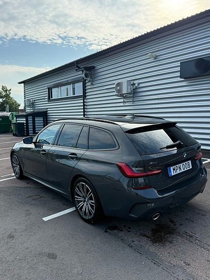 BMW 320d 3 of 18