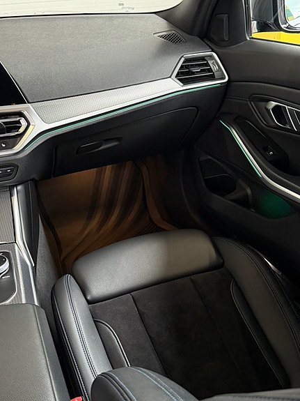 BMW 320d 15 of 18