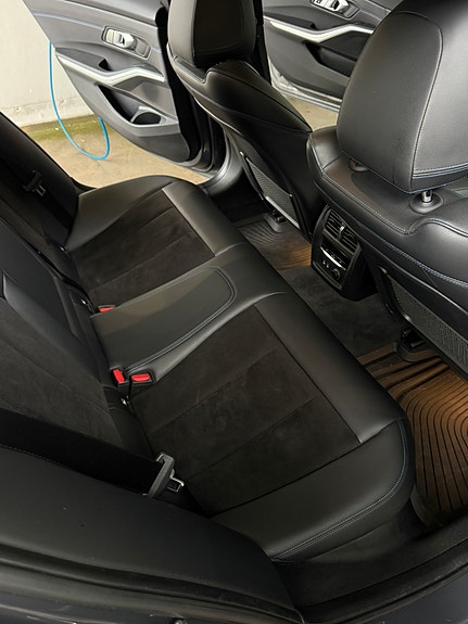 BMW 320d 16 of 18
