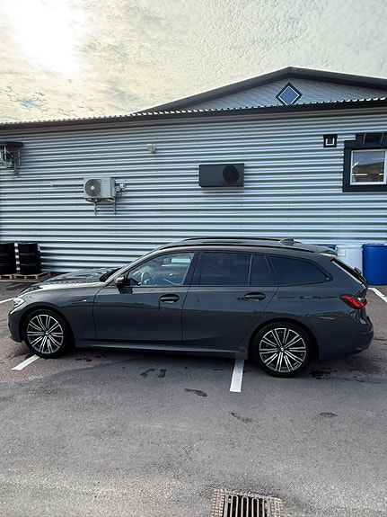 BMW 320d 4 of 18