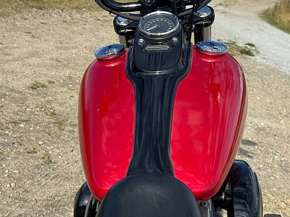 Harley-Davidson Street Bob FXDB 11 of 14