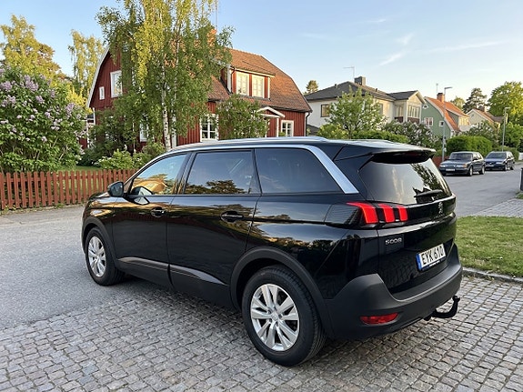 Peugeot 5008 2 of 14
