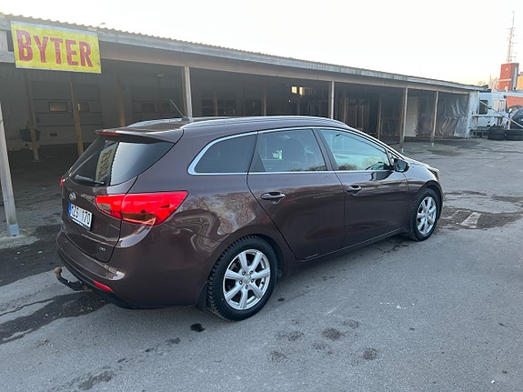 Kia Ceed 2 of 13