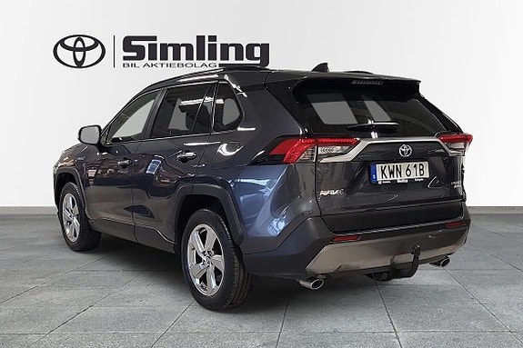 Toyota RAV4 3 of 15