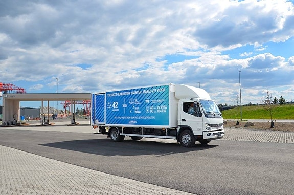 Fuso eCanter 9C18 L-Bat 8,55 Ton Transportskåp DEMO 13 of 13