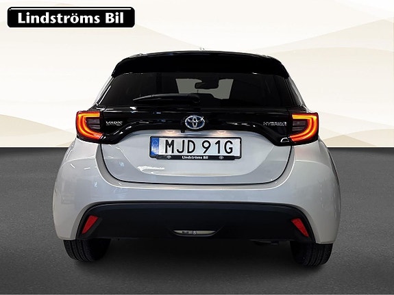 Toyota Yaris 8 of 20