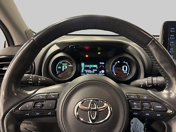 Toyota Yaris 15 of 20