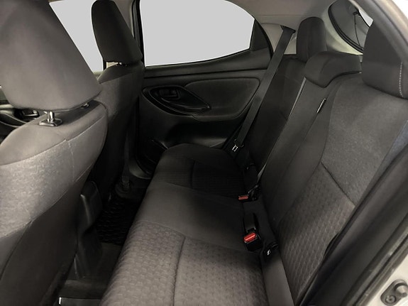 Toyota Yaris 11 of 20