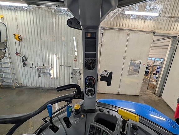New Holland T 5.115 DC 8 of 9