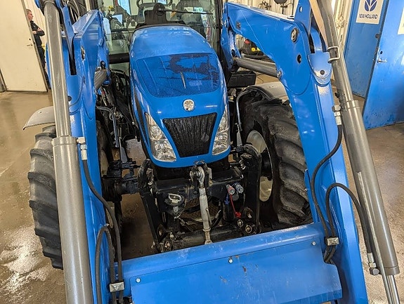 New Holland T 5.115 DC 2 of 9