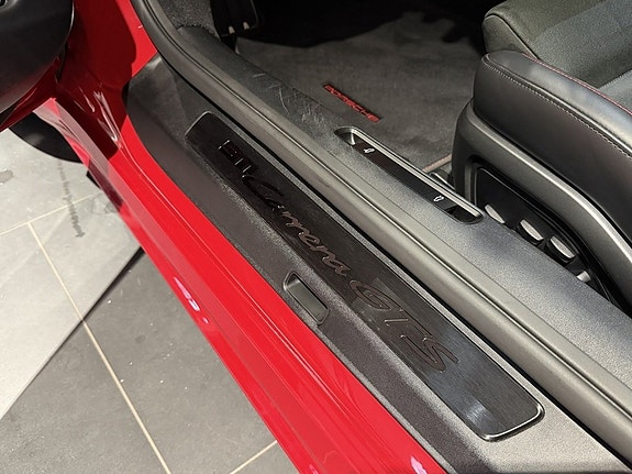Porsche 911 Carrera GTS 12 of 23