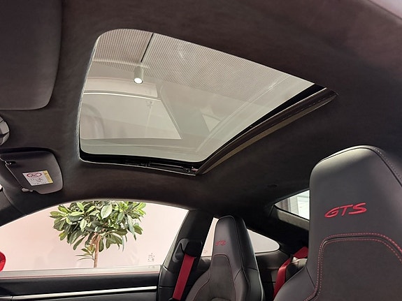 Porsche 911 Carrera GTS 20 of 23