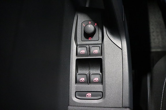 Seat Arona 17 of 25