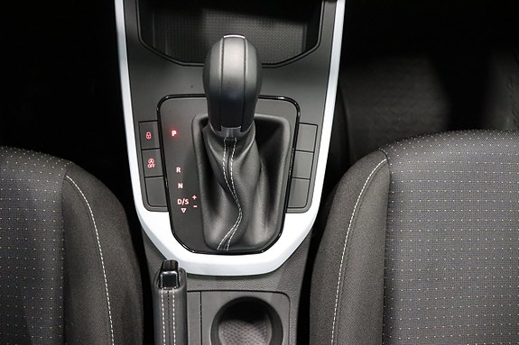 Seat Arona 18 of 25