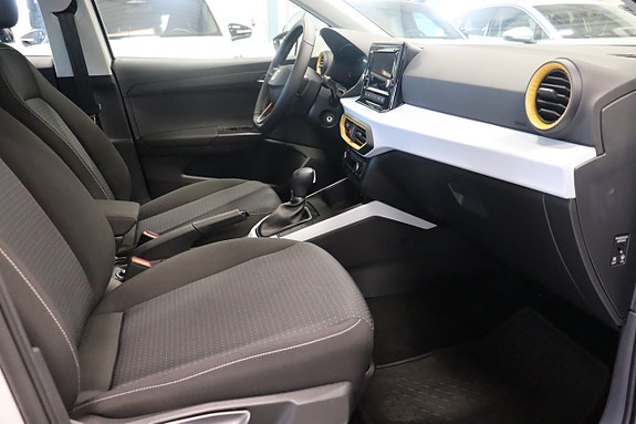Seat Arona 8 of 25