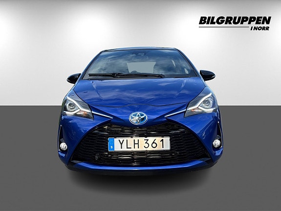 Toyota Yaris 2 of 16