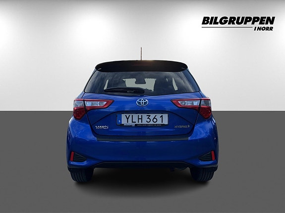 Toyota Yaris 5 of 16