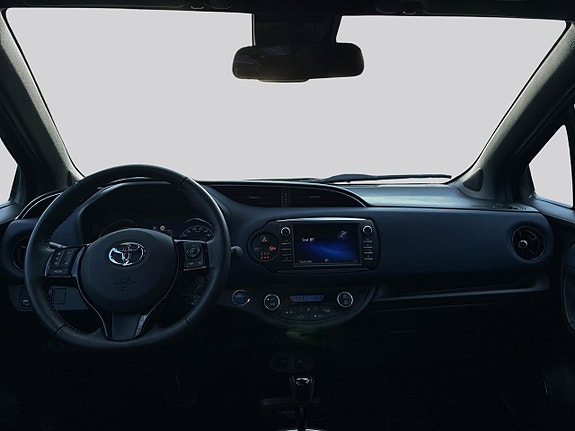 Toyota Yaris 7 of 16