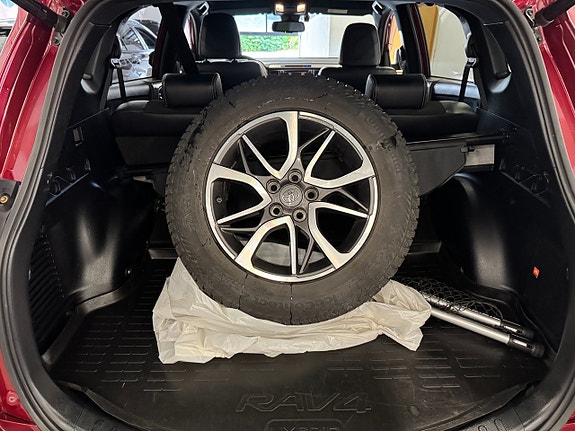 Toyota RAV4 12 of 24