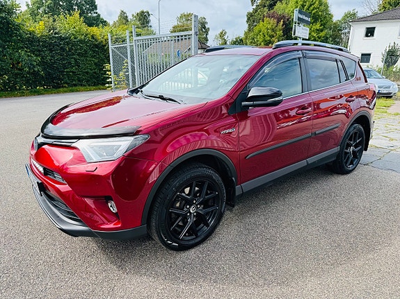 Toyota RAV4 9 of 24