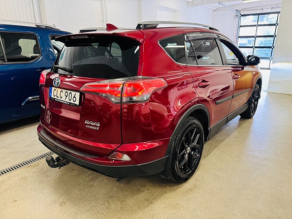 Toyota RAV4 15 of 24