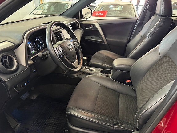 Toyota RAV4 20 of 24
