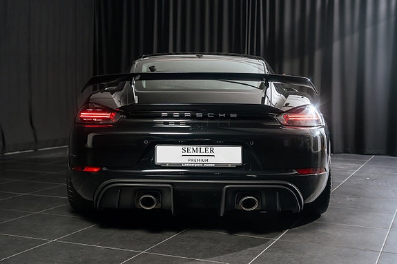 Porsche 718 Cayman GT4 4 of 17