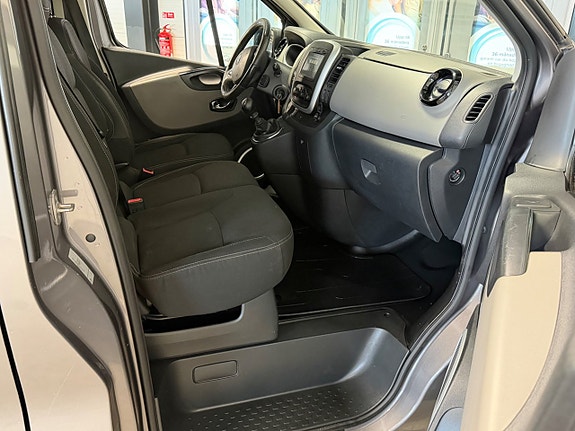 Renault Trafic 6 of 8