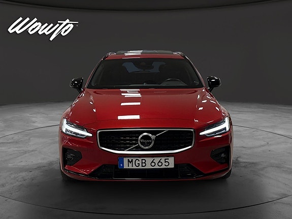 Volvo V60 2 of 19