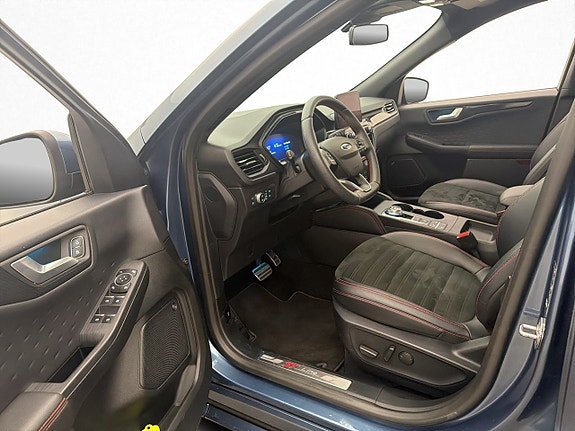 Ford Kuga 10 of 30