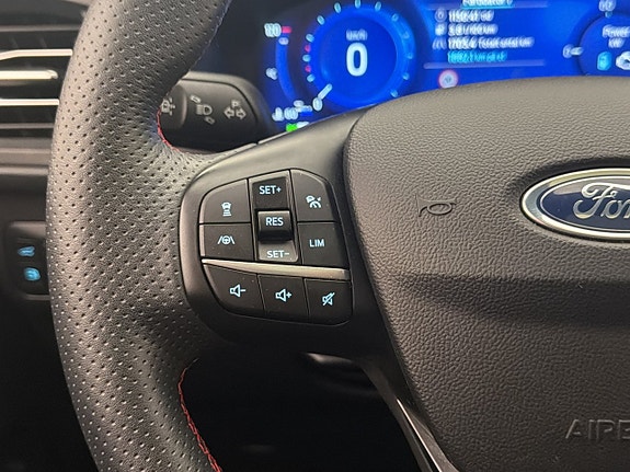 Ford Kuga 13 of 30