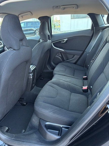 Volvo V40 8 of 8