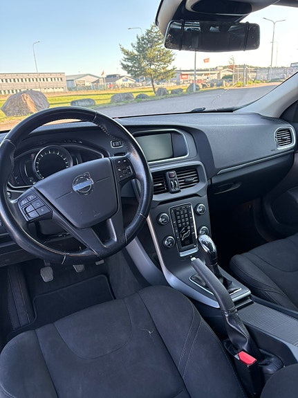 Volvo V40 6 of 8