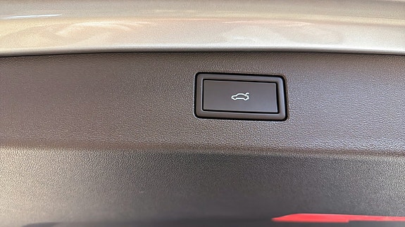 Volkswagen Tiguan 14 of 21