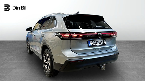 Volkswagen Tiguan 3 of 21