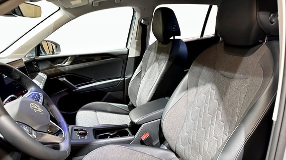 Volkswagen Tiguan 8 of 21