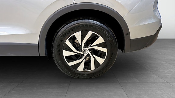 Volkswagen Tiguan 6 of 21